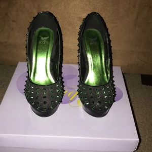 Studded pumps